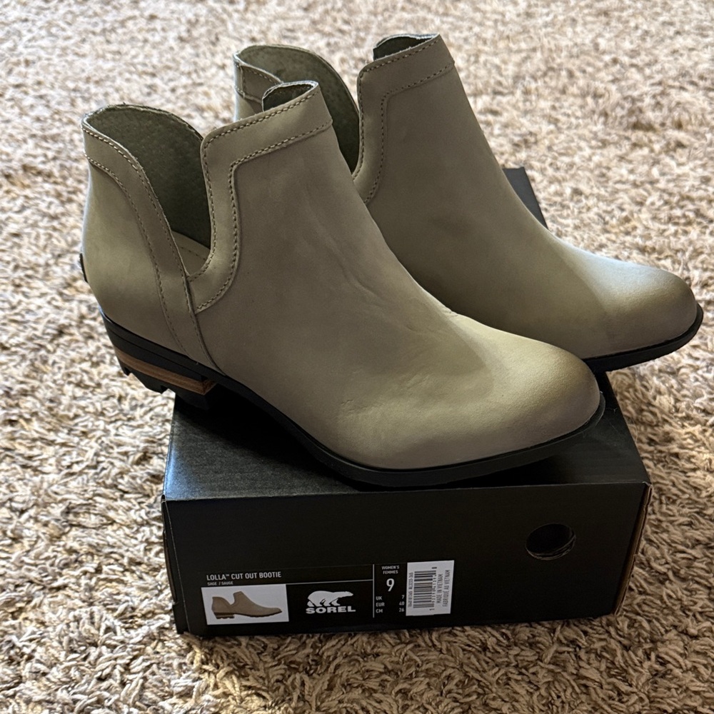 Sorel Women's Stylish Gray Ankle Booties